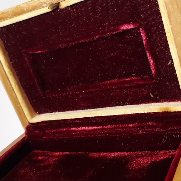 Vintage Wood Box with Red Lined Material Curved Edges - Picture 12 of 12